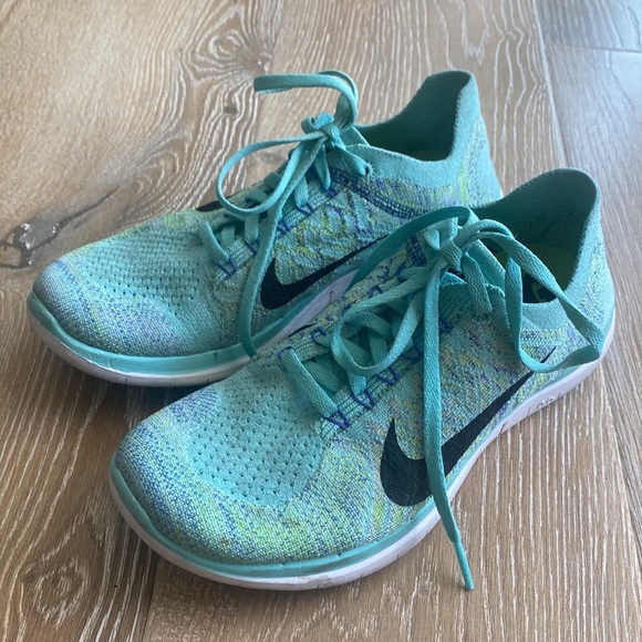 Nike Women Shoes - Picture 2 of 6